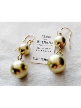 Earring with balls