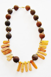 Necklace with lava and aventurin