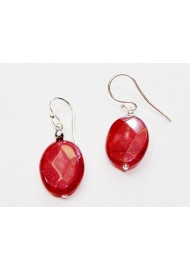 Earring with oval mineral stone