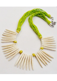 Necklace with chaolite