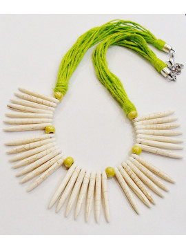 Necklace with chaolite