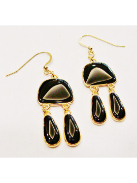 Earring with cold enamel