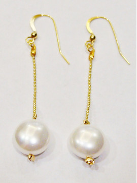 Earring shell pearl coin