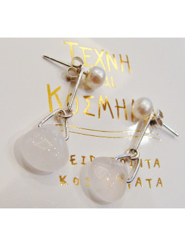 Double earring with mineral and pearl