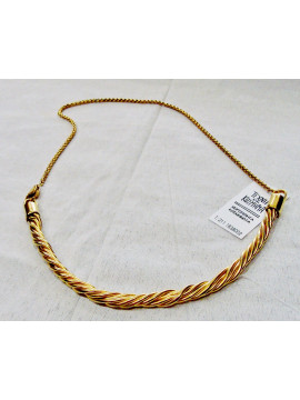 Necklace tied with a steel chain