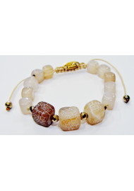 Bracelet made of mineral agate