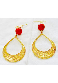 Earring with semiprecious stone