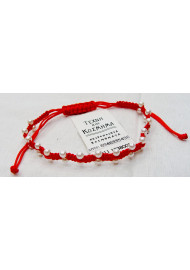 Macrame bracelet and pearl beads