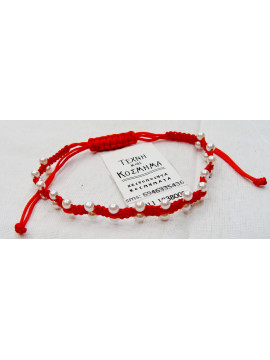 Macrame bracelet and pearl beads