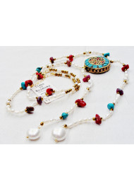 Necklace with ethnic elements and pearls of the South Seas