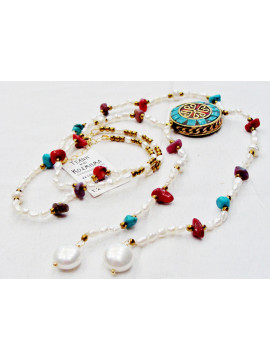 Necklace with ethnic elements and pearls of the South Seas