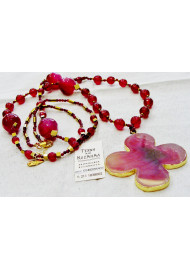 Necklace made of ruby ​​agate and four-leaf element