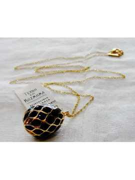Egg-shaped necklace with enamel