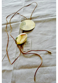 Leather necklace with discs 