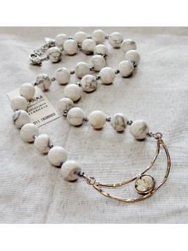 beads with agate in black and white shades