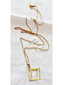 Long necklace with geometric element, cube